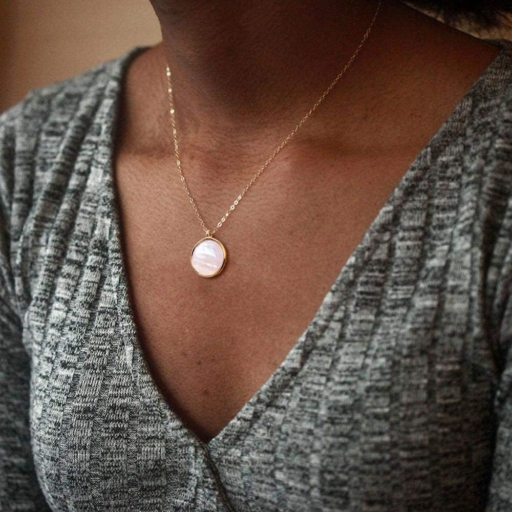 14k Gold Plated Mother of Pearl Shell Pendant Necklaces for Women(14k Gold Necklace)